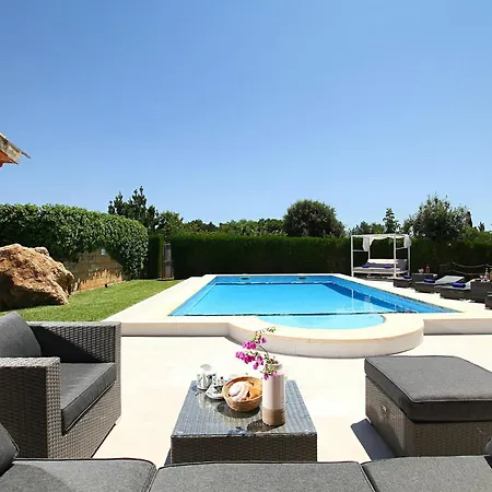 Villa Superb 5 Bedrooms Fiorever Mountainside Views Pool Table